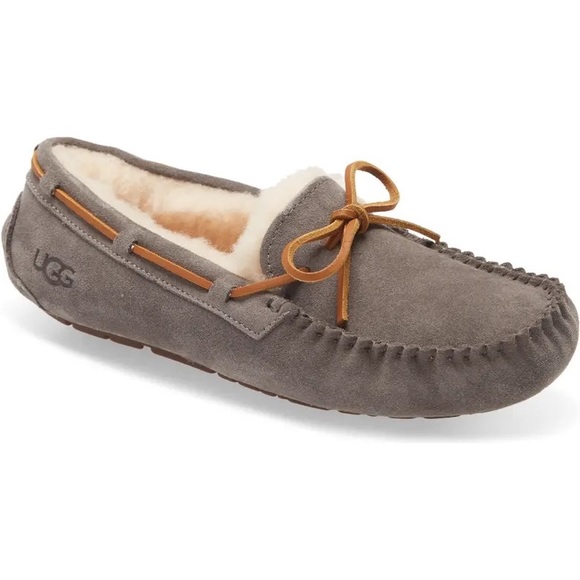UGG Women’s Shoes UGG Dakota Slippers - Picture 1 of 4
